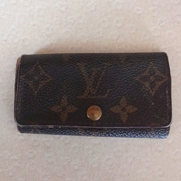 Louis Vuitton Handbags - Louis Vuitton Key Holder